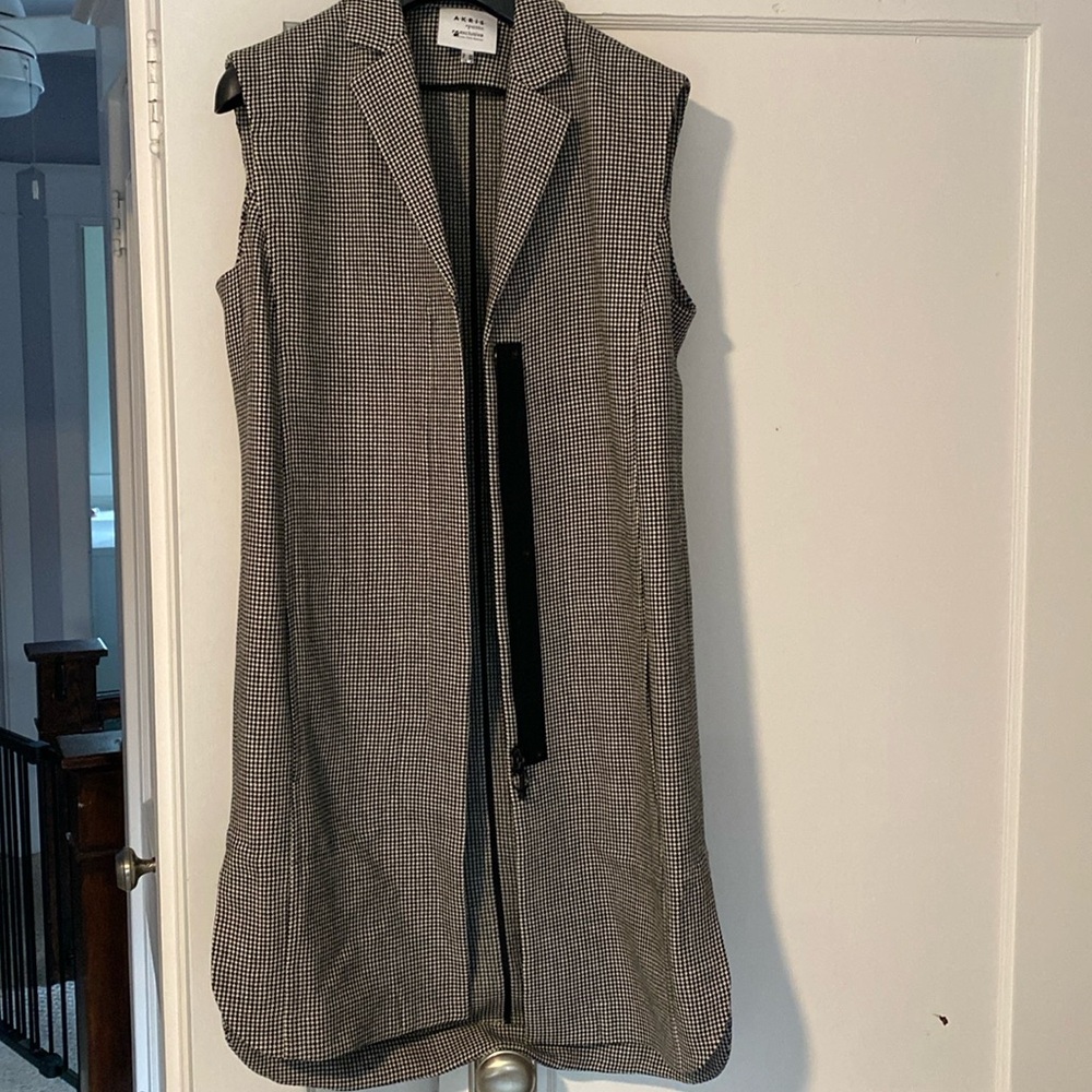 Akris Punto houndstooth tailored size 4 sleeveless blazer/jacket stunning